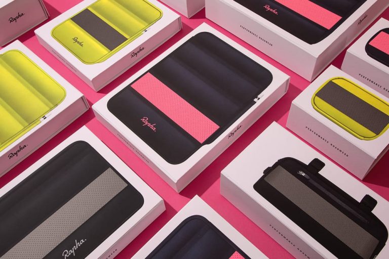 How to impress consumers with color in packaging design? 1 Custom packaging for tech accessories Magnetic closure packaging Collapsible rigid boxes Luxury device packaging Custom printed packaging