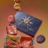 1734010074_Custom-Lantern-Packaging-Celebrate-Joy-with-Festive-Boxes.jpg 1734010074_Custom-Lantern-Packaging-Celebrate-Joy-with-Festive-Boxes.jpg