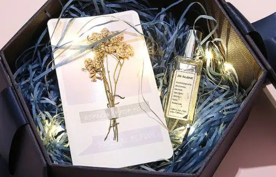 Hot Stamping and Embossing Applications in Gift Box Printing 1 Hot Stamping and Embossing Applications in Gift Box Printing