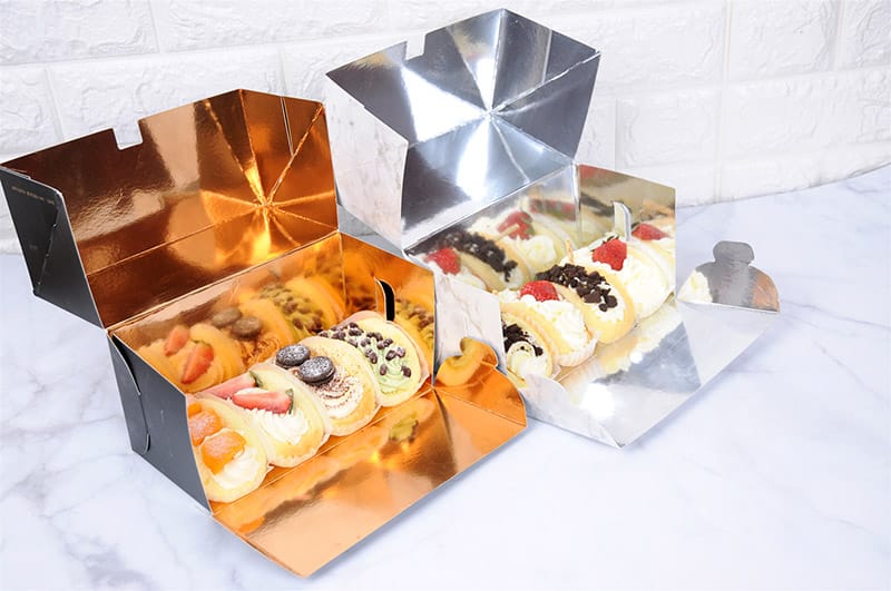 Foldable paper cake box