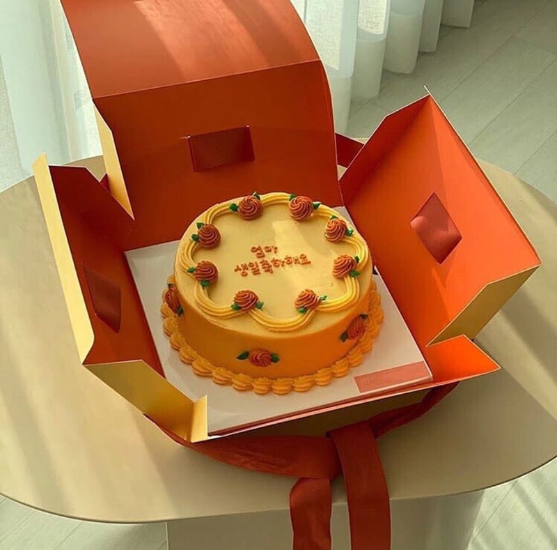 cake packaging box with ribbon
