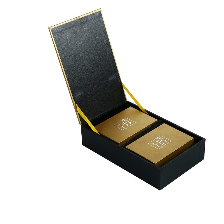 Custom Hinged Flip Cosmetic Set Packaging Boxes Luxury Paper Boxes.Com