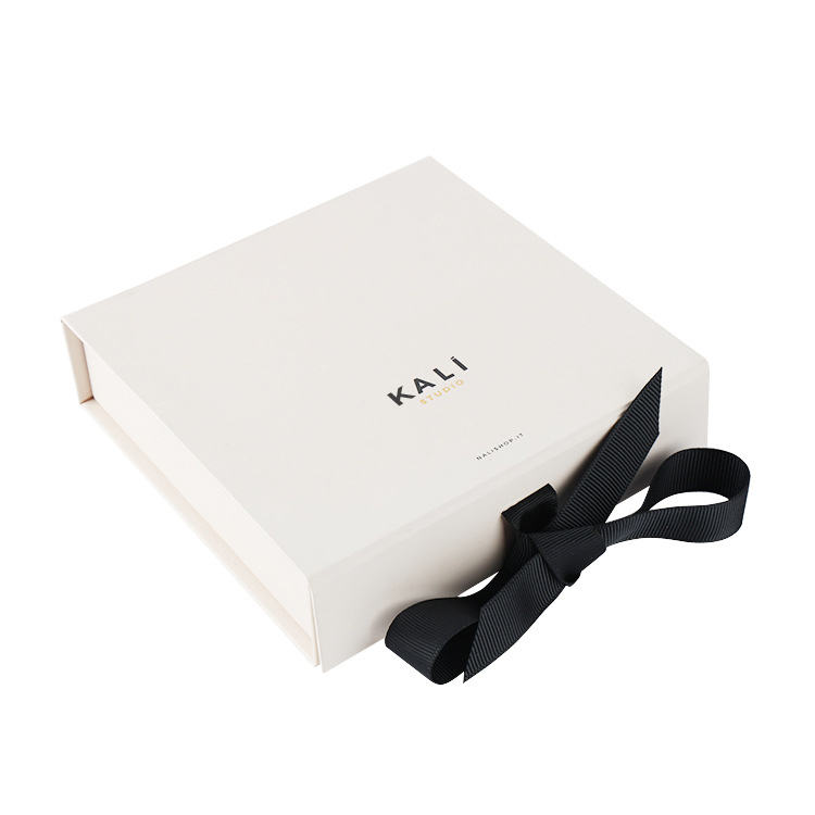 custom white cardboard foldable box, high-quality foldable cardboard packaging, eco-friendly white foldable boxes, personalized white cardboard boxes, durable white foldable gift boxes