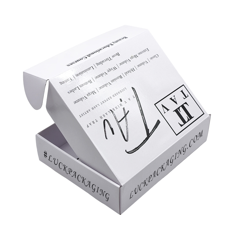What Size Works for Custom Clothing Packaging Boxes?