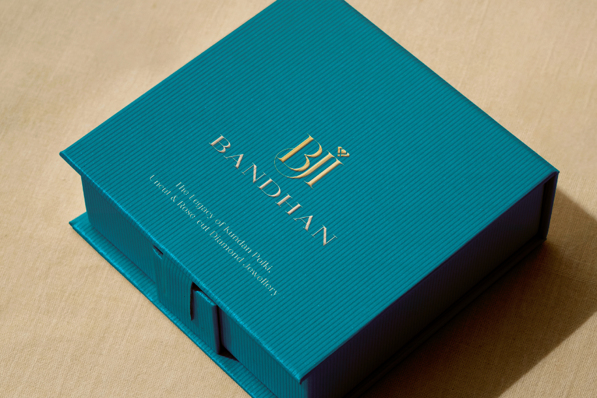 1734106199_Custom-Jewelry-Boxes-Elevate-Your-Packaging-Experience-Today.jpg