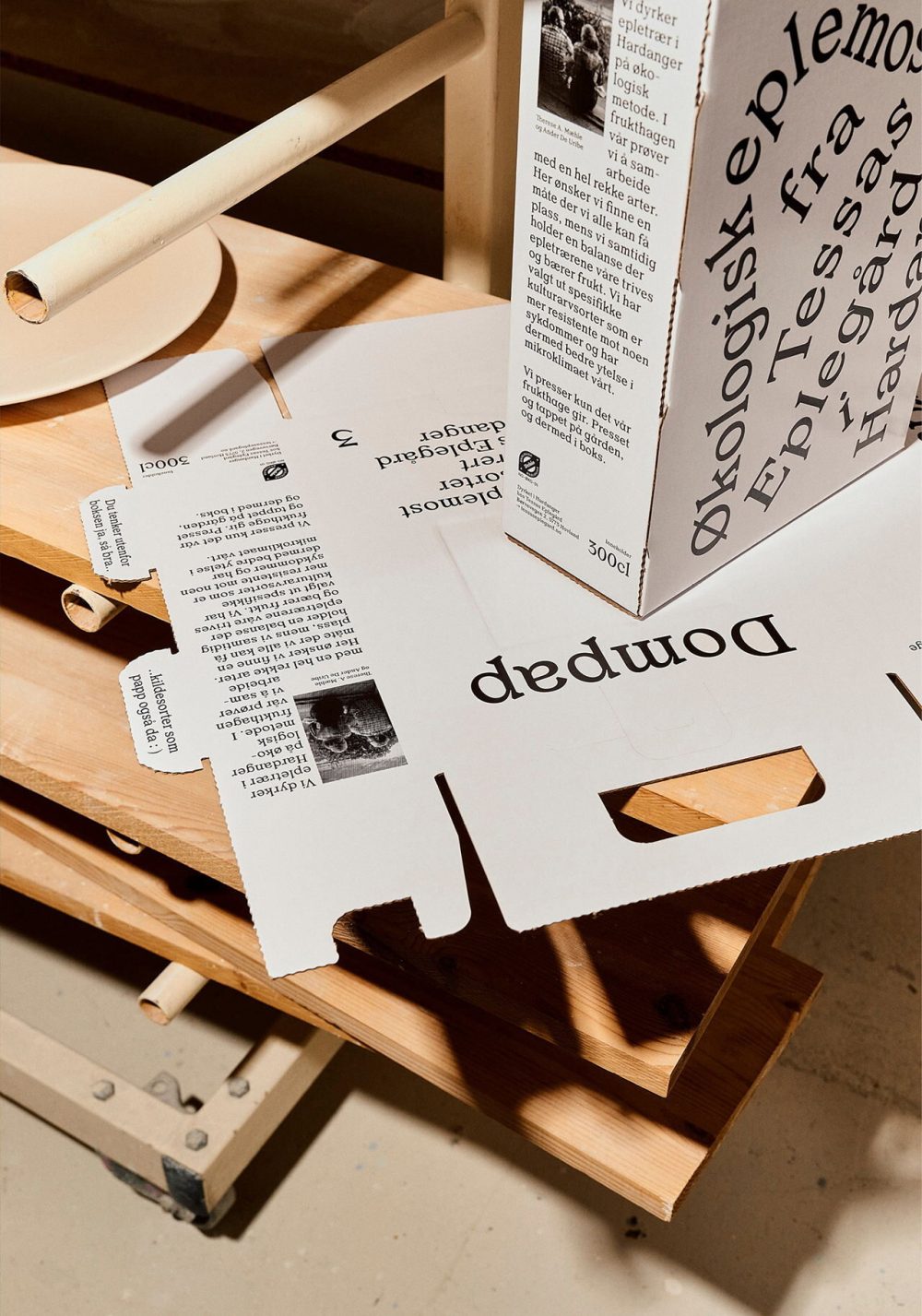 1734195369_Custom-Apple-Packaging-Unleashing-Natures-Essence-in-Every-Box.jpg