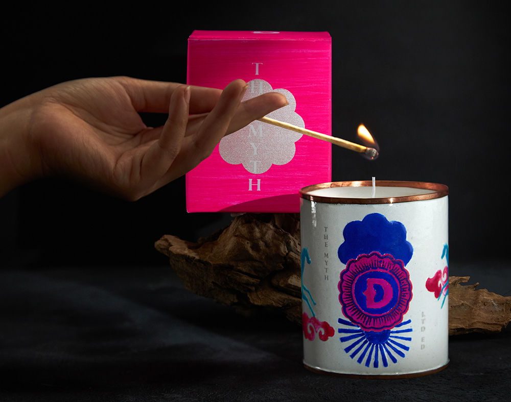 1735161208_Custom-Candle-Packaging-Unleash-Creativity-with-Unique-Boxes.jpg