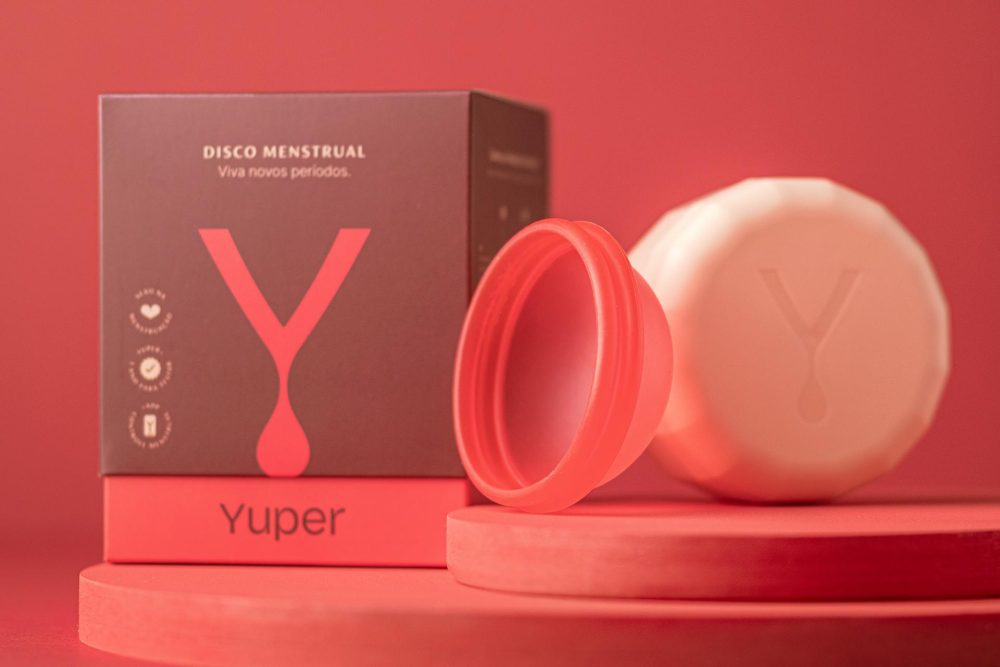 1735300911_Custom-Yuper-Packaging-Redefining-Boxes-for-Empowered-Women.jpg