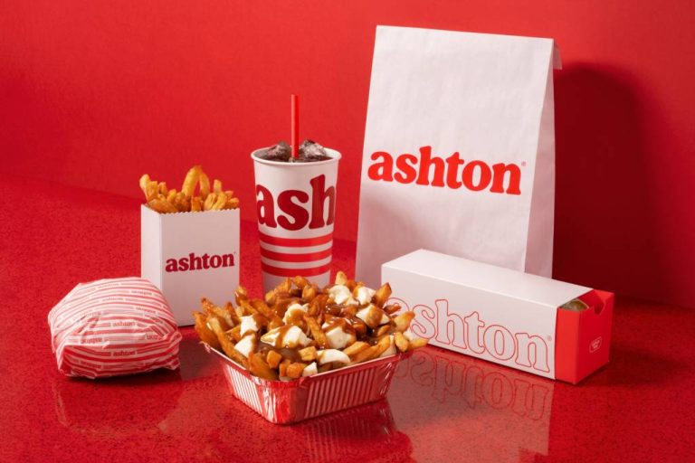 Custom Poutine Packaging: Elevate Your Experience with Bold Boxes!