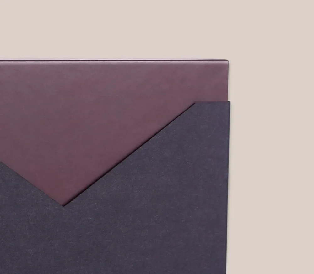 Custom_Luxury_Paper_Folding_Magnetic_Gift_Box_Garment_Packaging_Box_-_Gift_Bo (2)