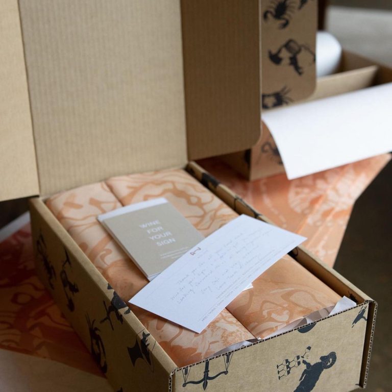 inke_packaging_Packing_orders_with_@astrovino_Instag (1)