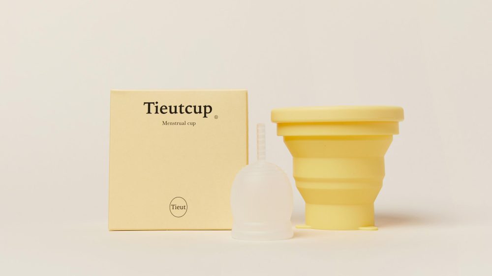 1735676857_Custom-Cup-Packaging-Break-Stereotypes-with-Minimalist-Design.jpg