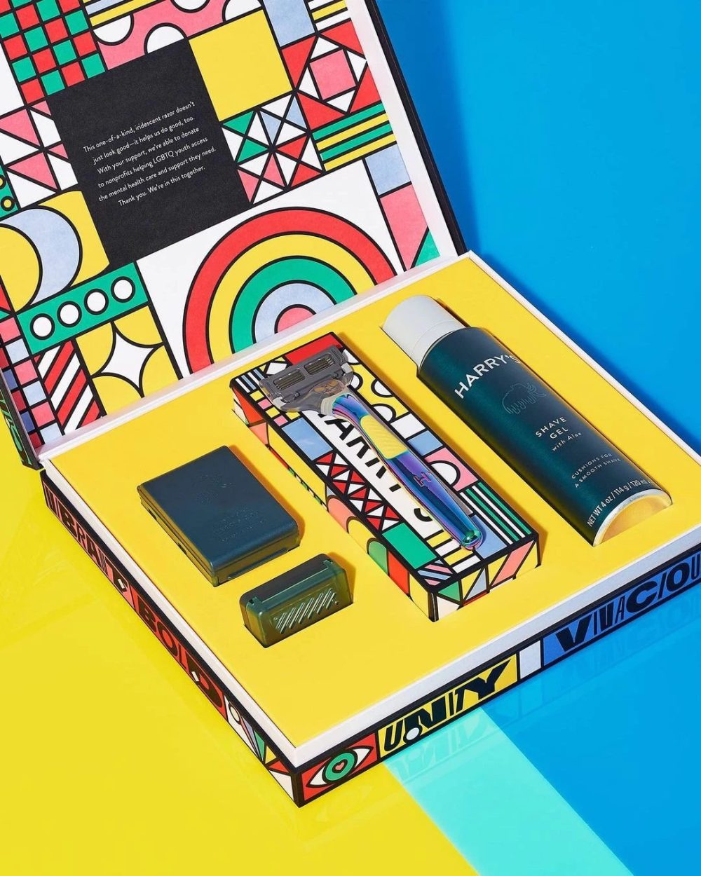 1735724333_Custom-Razor-Packaging-Embrace-Diversity-with-Bold-Boxes.png