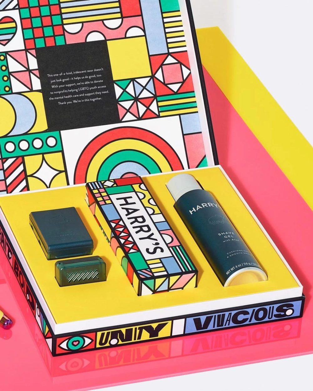 1735724334_Custom-Razor-Packaging-Embrace-Diversity-with-Bold-Boxes.png